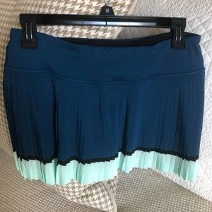 Lululemon tennis skirt size 6